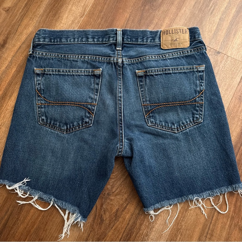 Hollister Dark Wash Denim Cutoff Shorts Raw Hem Low Rise Y2K Casual Summer - Picture 3 of 8